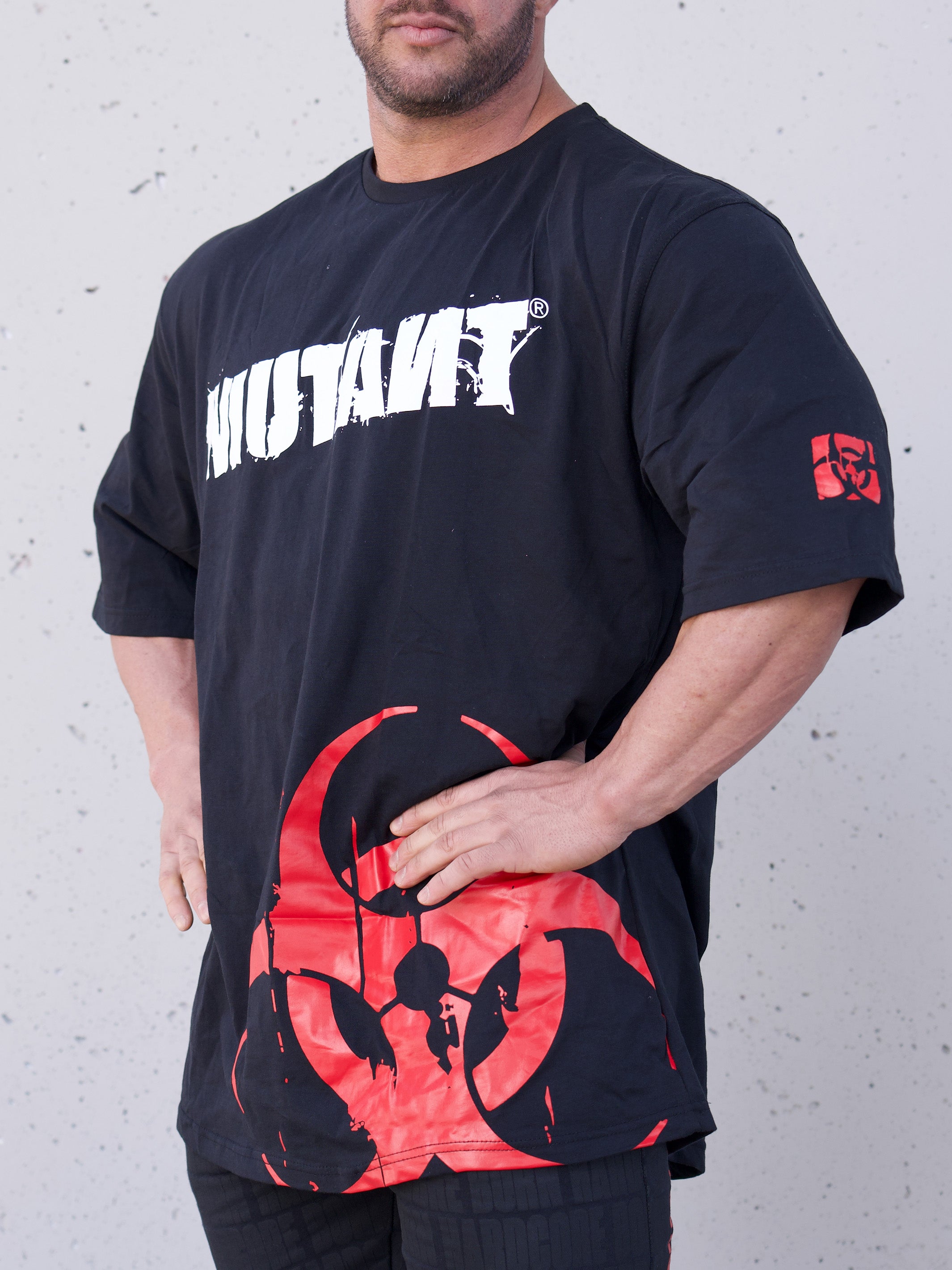 Biohazard \"SURVIVAL OF THE FITTEST\" Tシャツ MUTANT® BORN HARDCORE Biohazard Oversized Gym T-Shirt (Black)